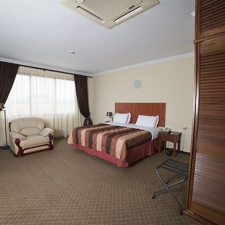 Hotel Elegance Nv Παραμαρίμπο Εξωτερικό φωτογραφία