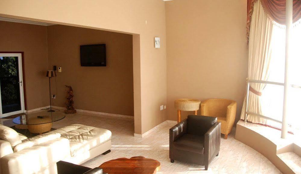 Hotel Elegance Nv Παραμαρίμπο Εξωτερικό φωτογραφία