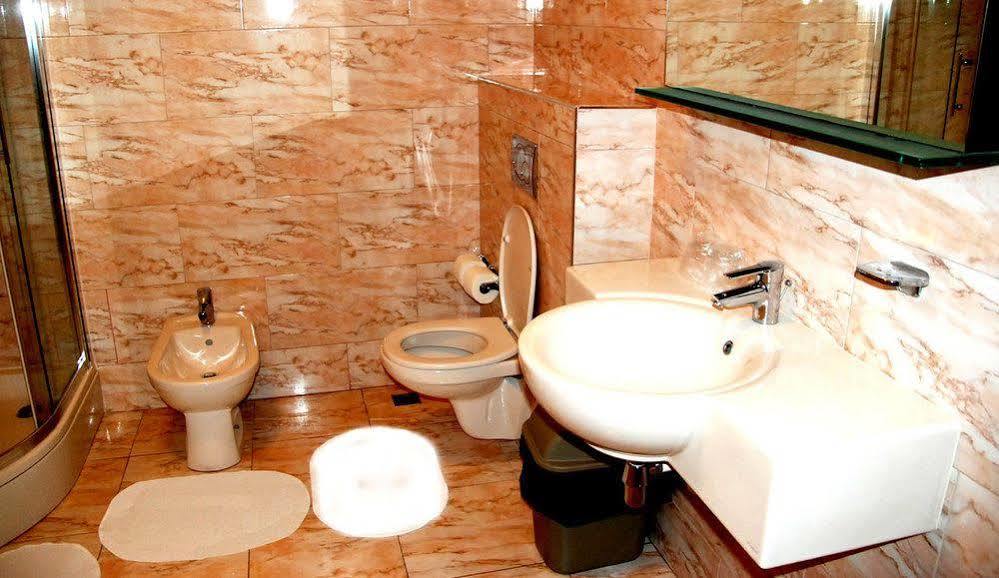 Hotel Elegance Nv Παραμαρίμπο Εξωτερικό φωτογραφία